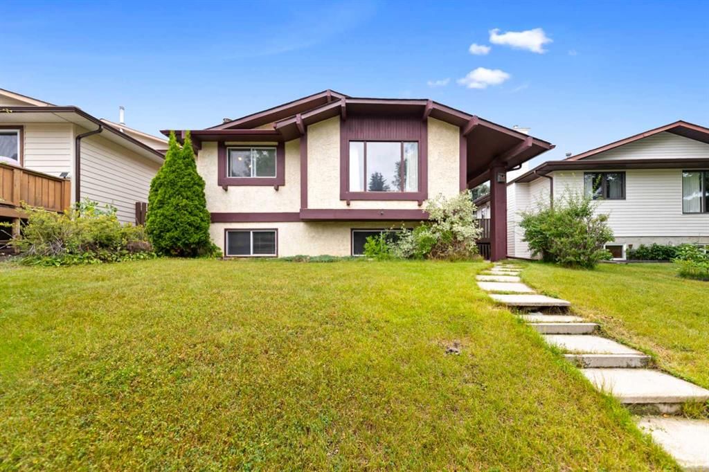 224 Berwick Way NW, Calgary — main listing photo