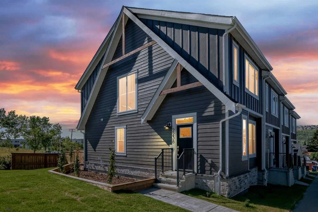 2238 44 Street NW, Calgary — main listing photo