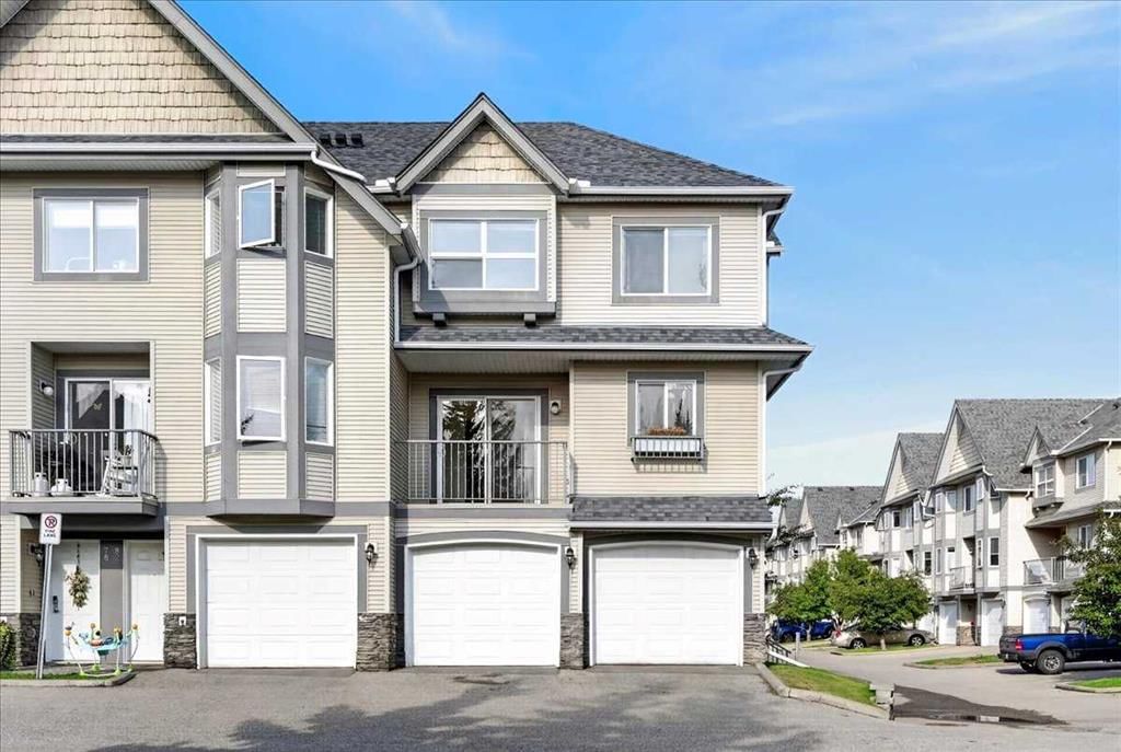 86 Cedarwood Lane SW, Calgary — main listing photo