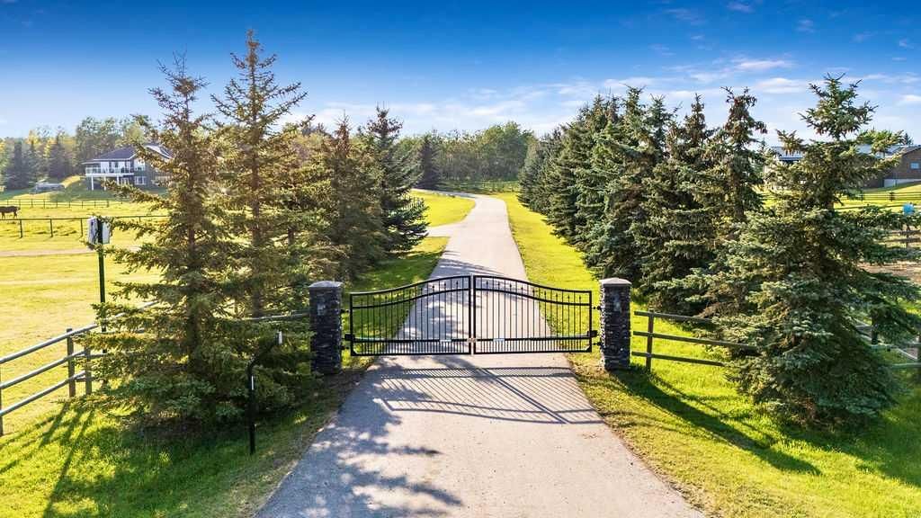 286027 11 Street W, Rural Foothills County — main listing photo