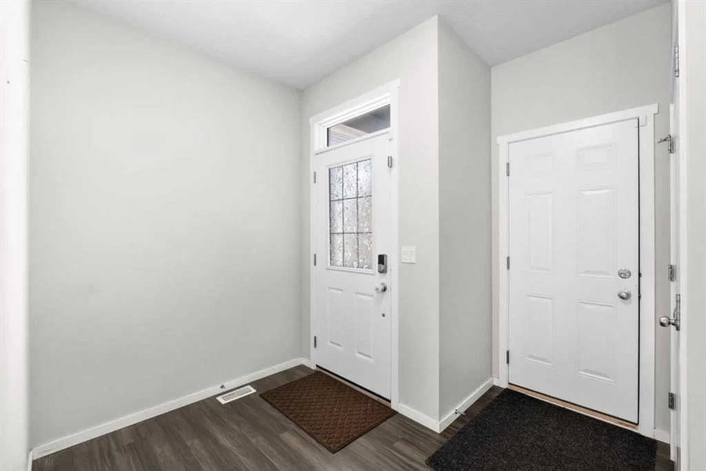 243 Savanna Lane NE, Calgary — photo 3 of 50