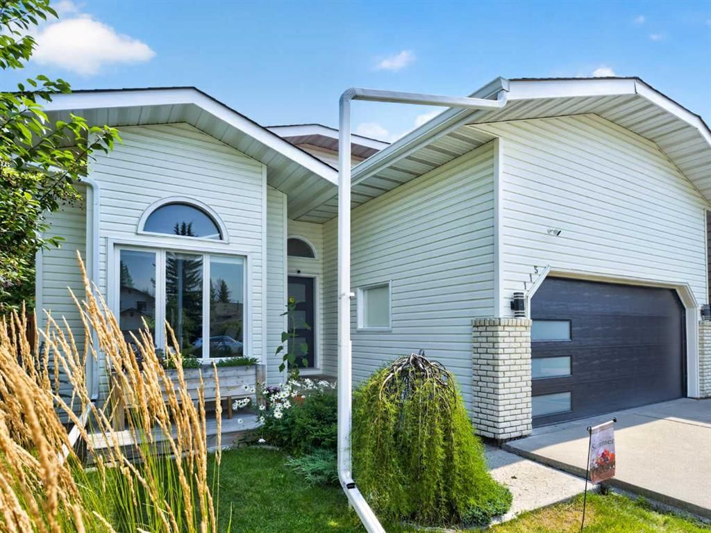 115 Wood Valley Court SW, Calgary — photo 2 of 50
