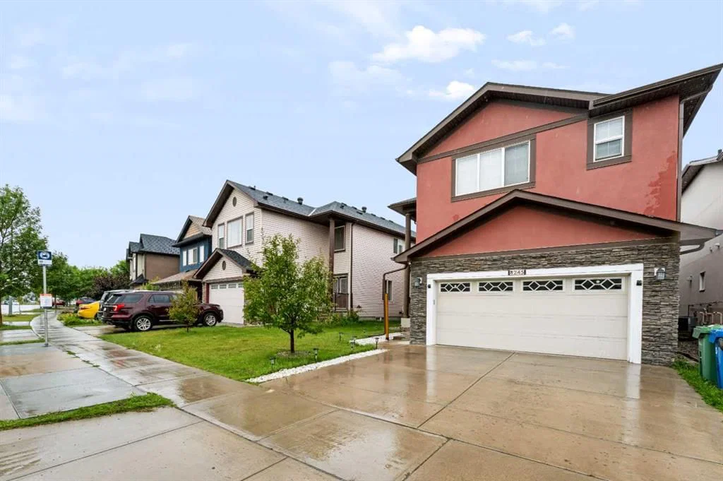 8245 Saddlebrook Drive NE, Calgary — photo 2 of 48
