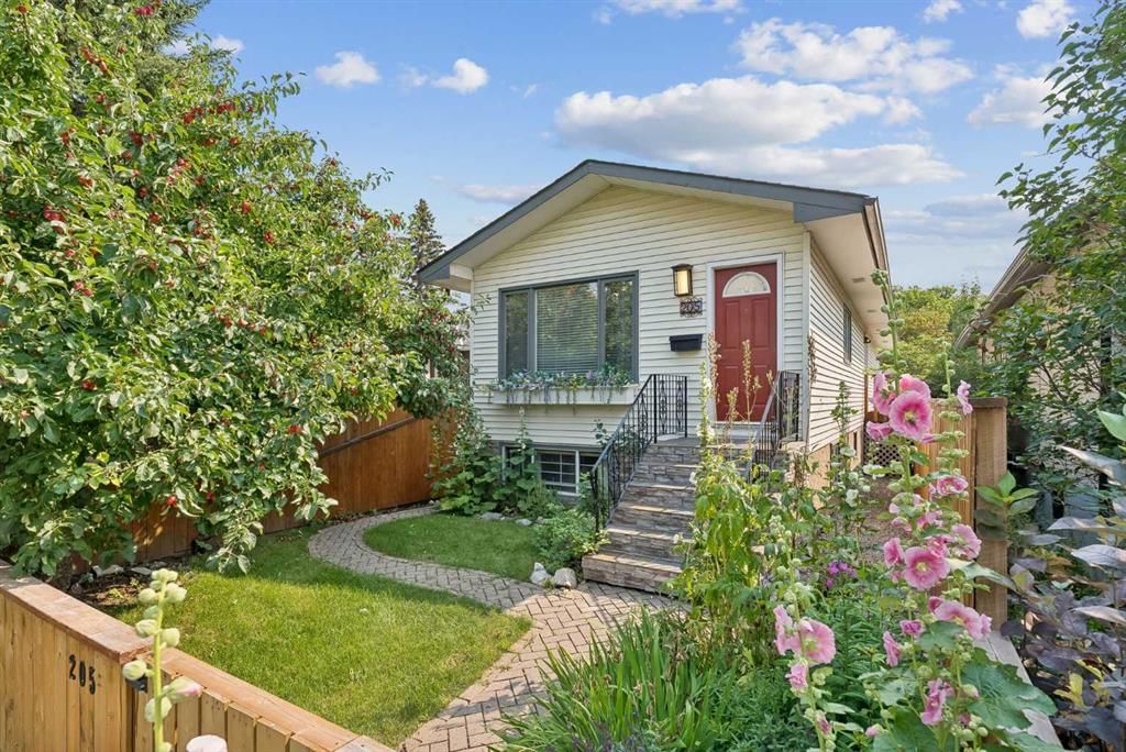 205 15 Avenue NE, Calgary — photo 2 of 33
