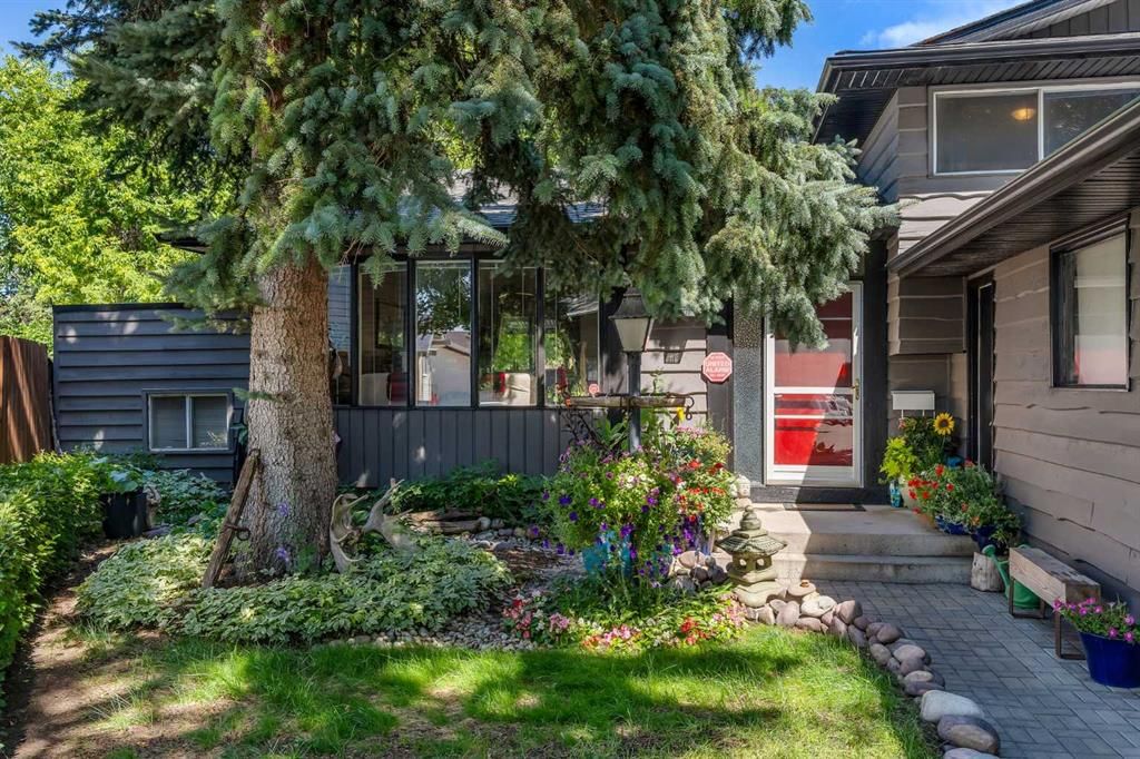 35 Rundlemere Place NE, Calgary — photo 4 of 41