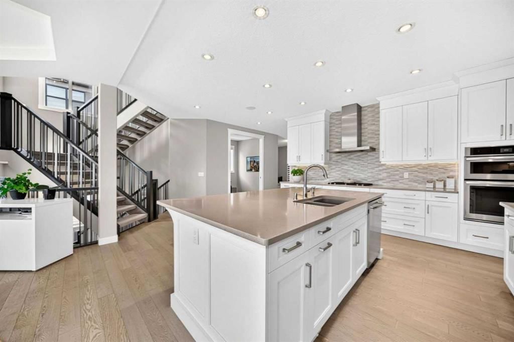 33 Aspen Summit Circle SW, Calgary — photo 3 of 39