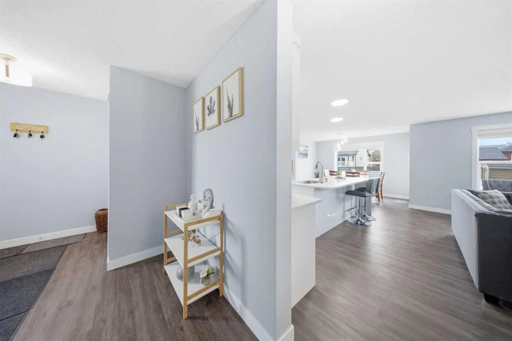 19 MARTHA'S MEADOW Close NE, Calgary — photo 5 of 48