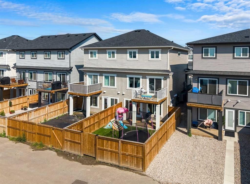 256 Heritage Heights, Cochrane — photo 3 of 47
