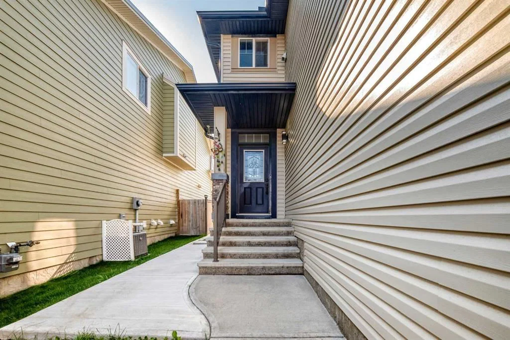 8 Skyview Point Terrace NE, Calgary — photo 2 of 46
