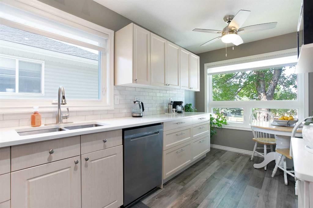 112, 55 Fairways Drive NW, Calgary — semi detached (half duplex) for sale