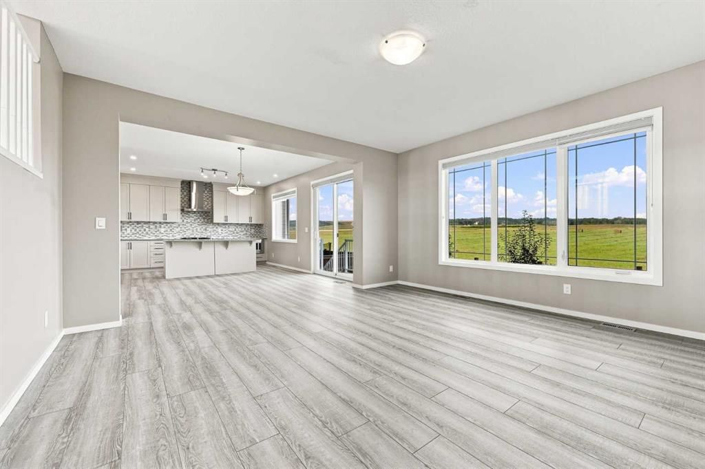 142 Yorkstone Way SW, Calgary — photo 3 of 39
