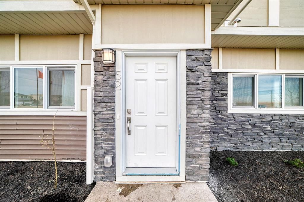 85 145 chelsea Mews, Chestermere — photo 4 of 44