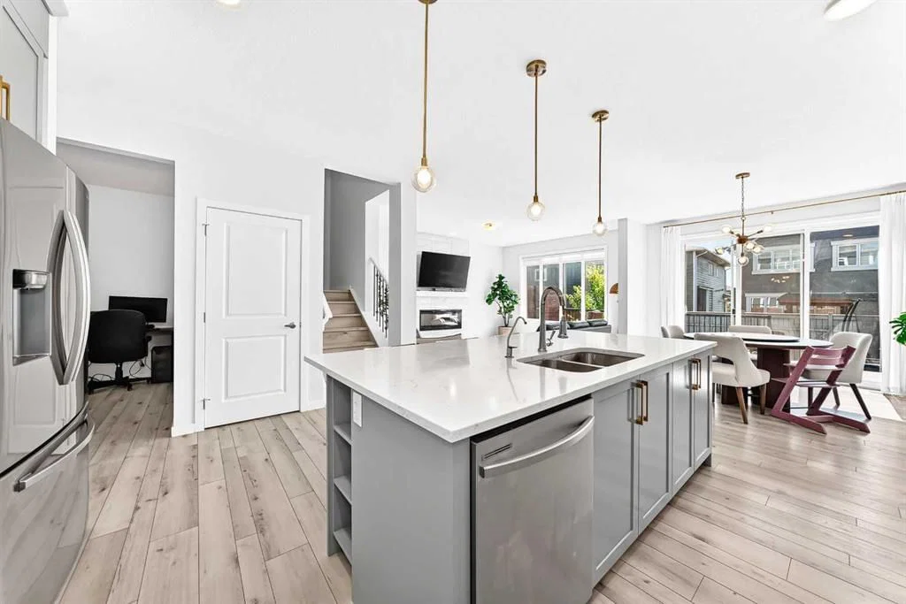 105 Magnolia Manor SE, Calgary — photo 5 of 50