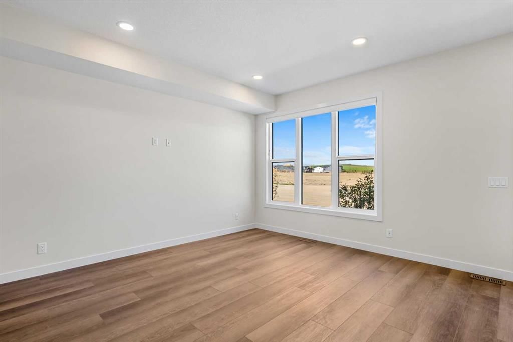 2057 Vantage Way SW, Airdrie — photo 3 of 47