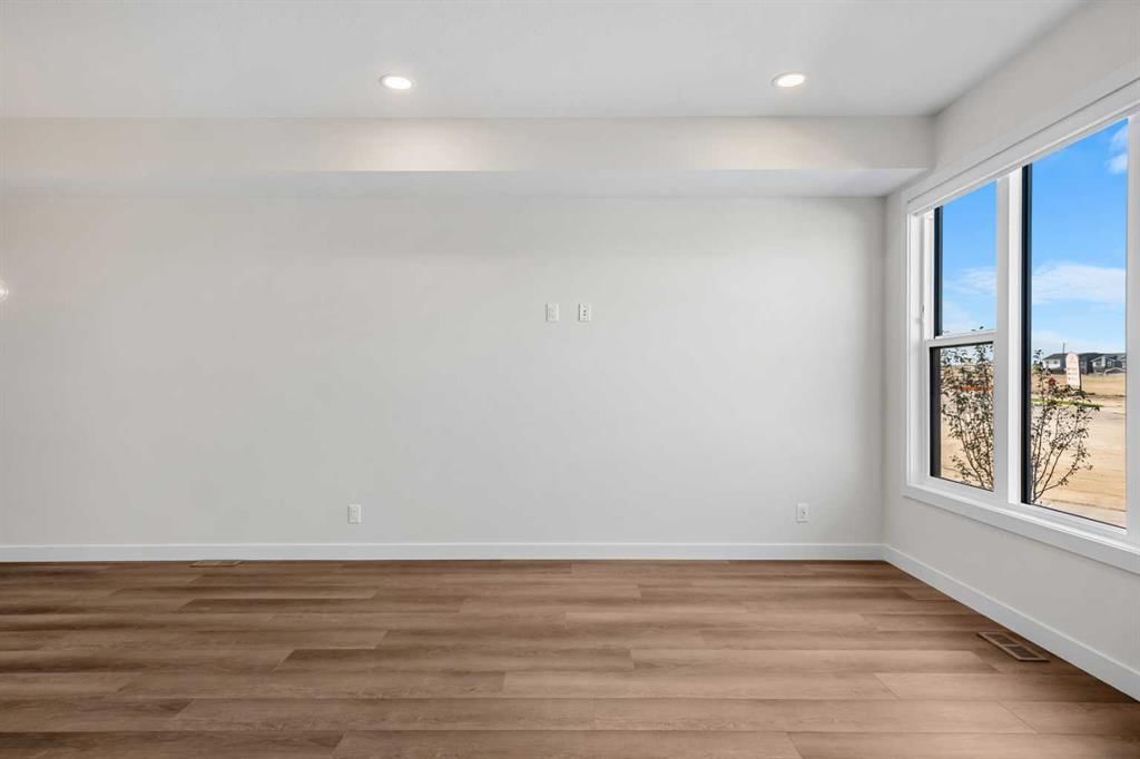 2057 Vantage Way SW, Airdrie — photo 4 of 47