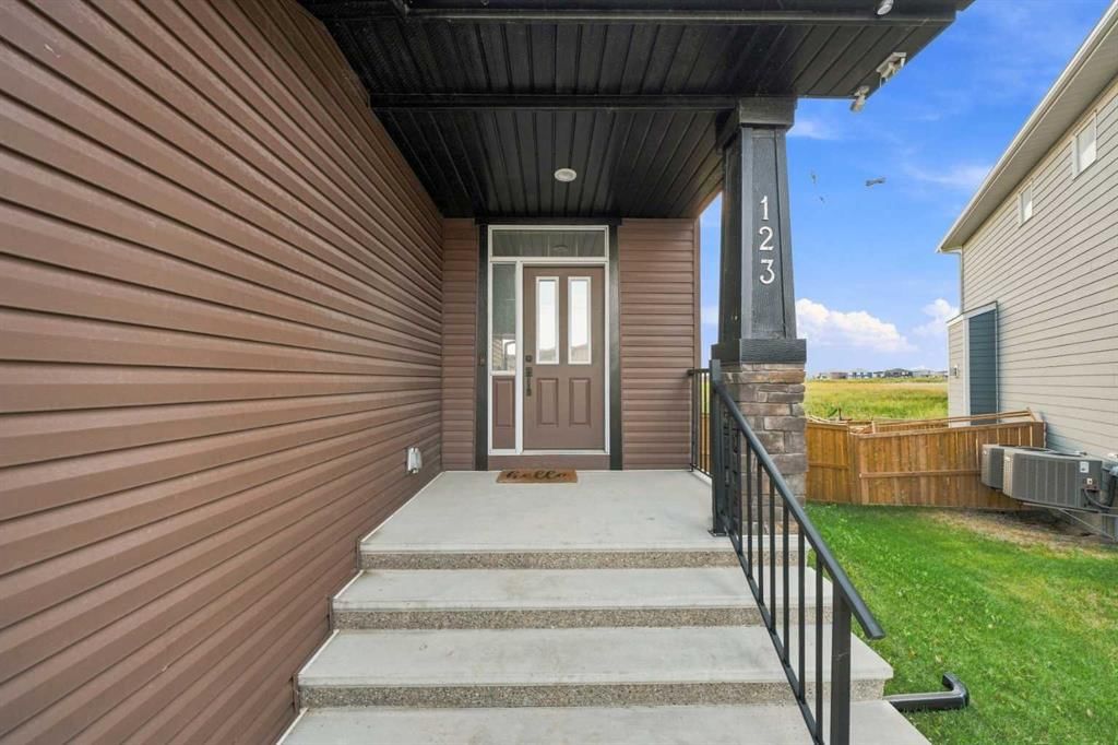 123 Dawson Harbour Court, Chestermere — photo 5 of 50