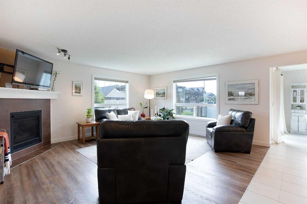 2 Kingston View SE, Airdrie — photo 5 of 50