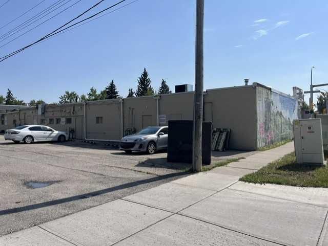 1330 Northmount Drive NW, Calgary — photo 3 of 5