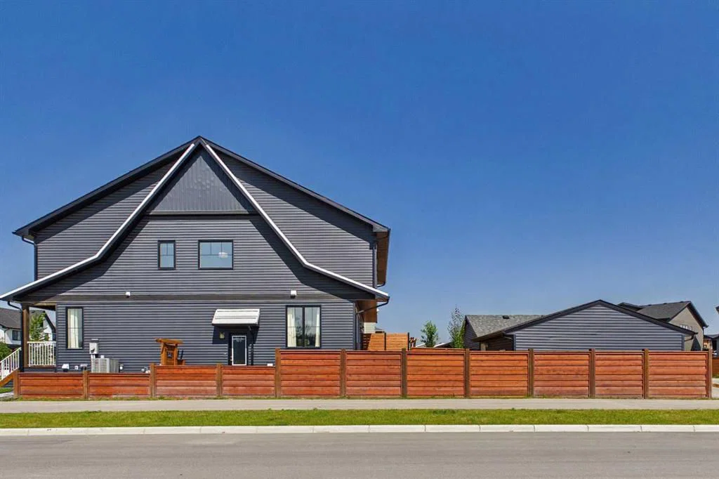 182 Rowley Gate NW, Calgary — photo 3 of 50