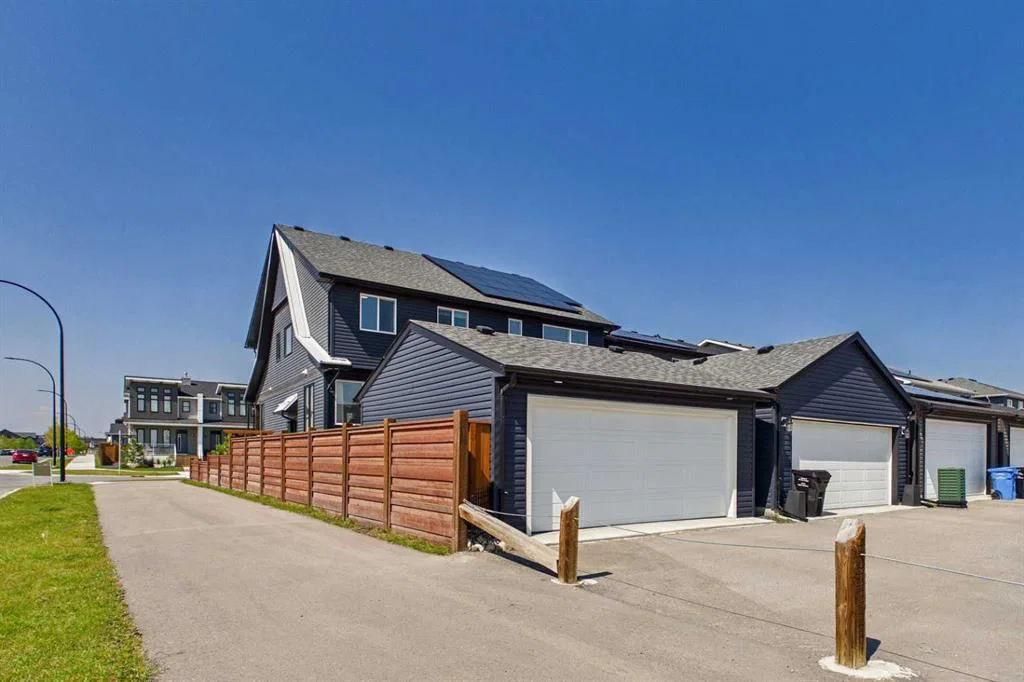 182 Rowley Gate NW, Calgary — photo 4 of 50