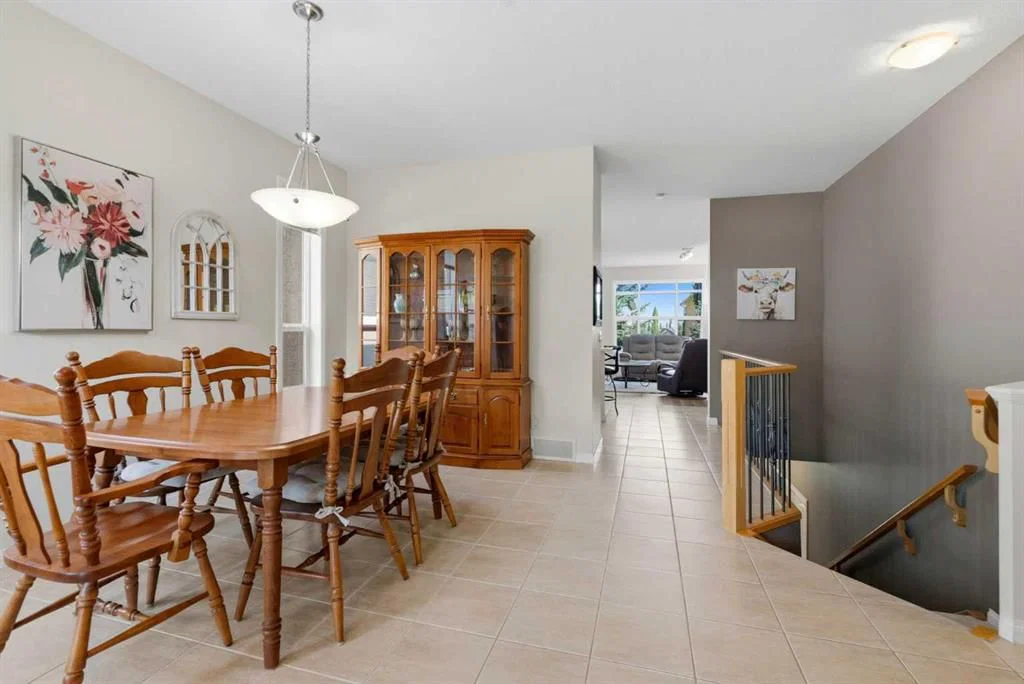 14 Evercreek Bluffs Place SW, Calgary — photo 2 of 22