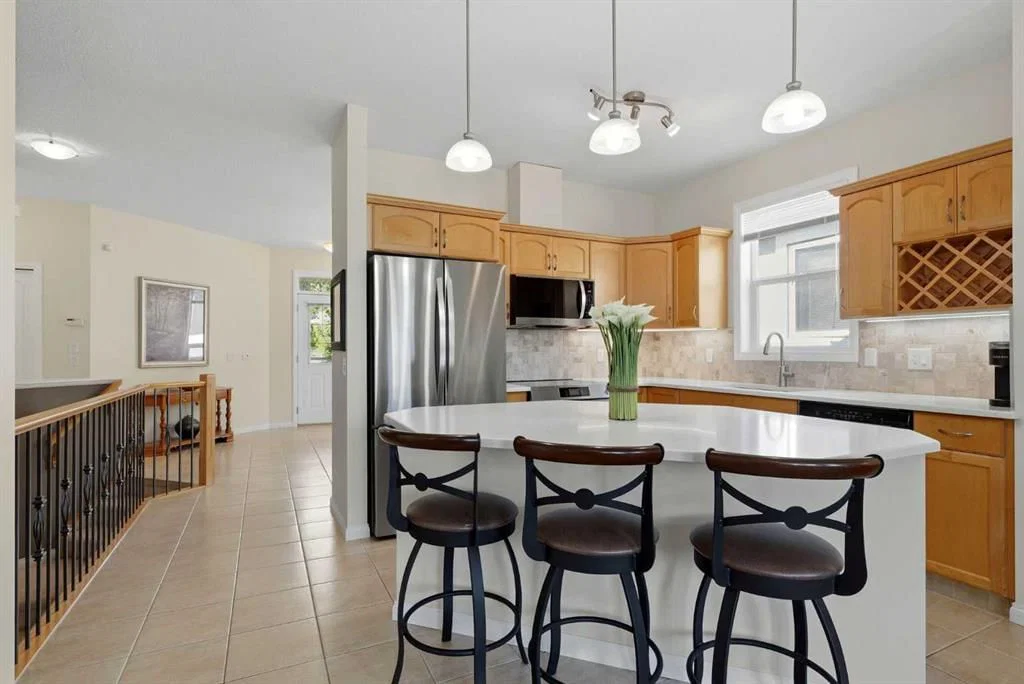 14 Evercreek Bluffs Place SW, Calgary — photo 5 of 22