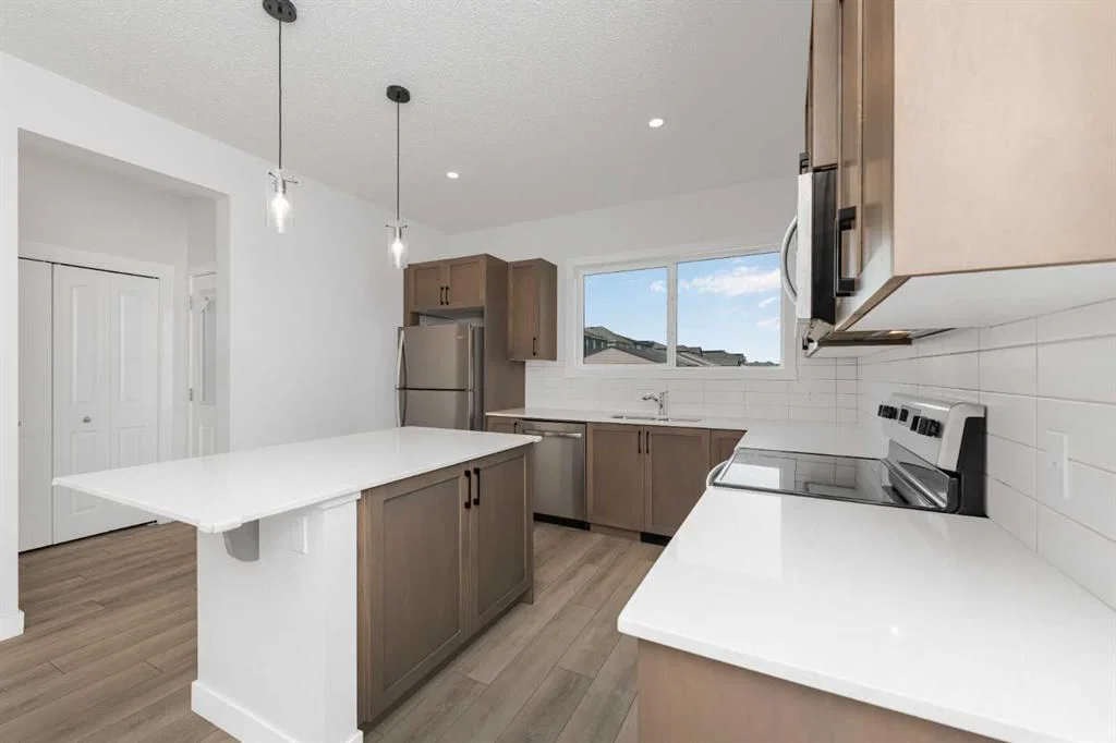206 Legacy Glen Court SE, Calgary — photo 5 of 37