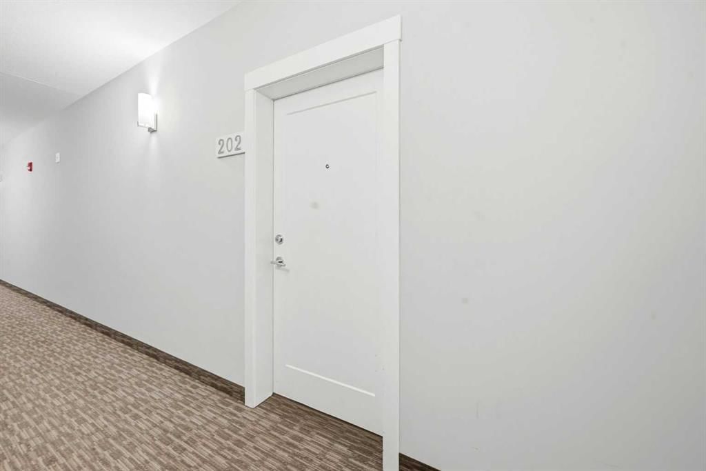 202, 30 Walgrove Walk SE, Calgary — photo 4 of 28