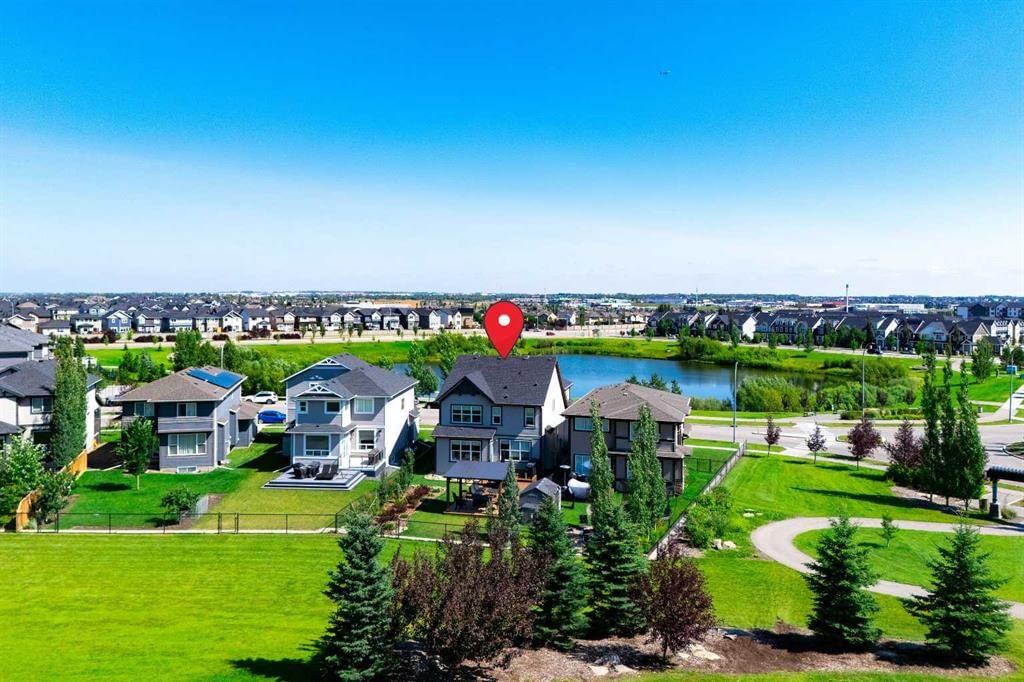 236 Hillcrest Drive SW, Airdrie — photo 4 of 50