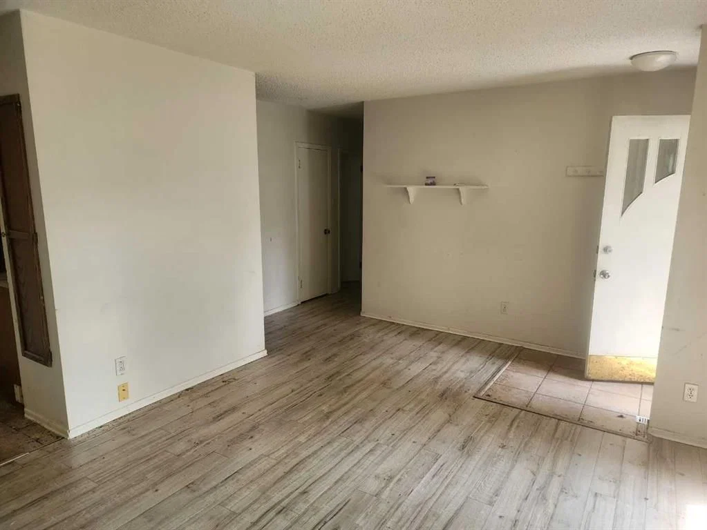 2408 23 Avenue SW, Calgary — photo 5 of 9