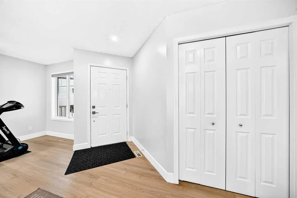 218 Saddlefield Place NE, Calgary — photo 4 of 49