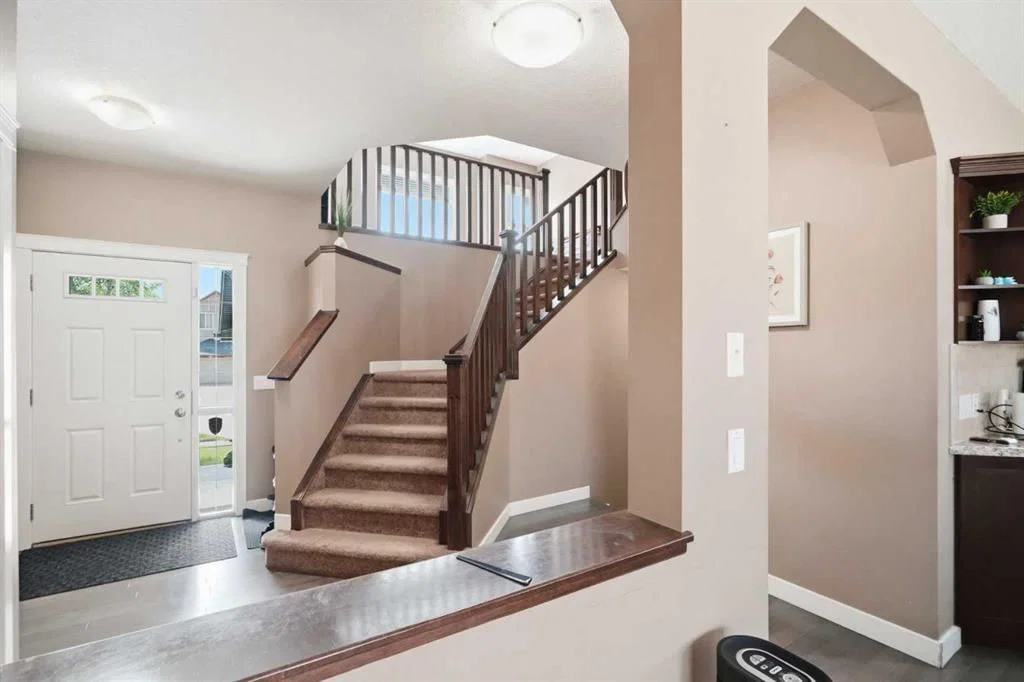 509 New Brighton Drive SE, Calgary — photo 5 of 41