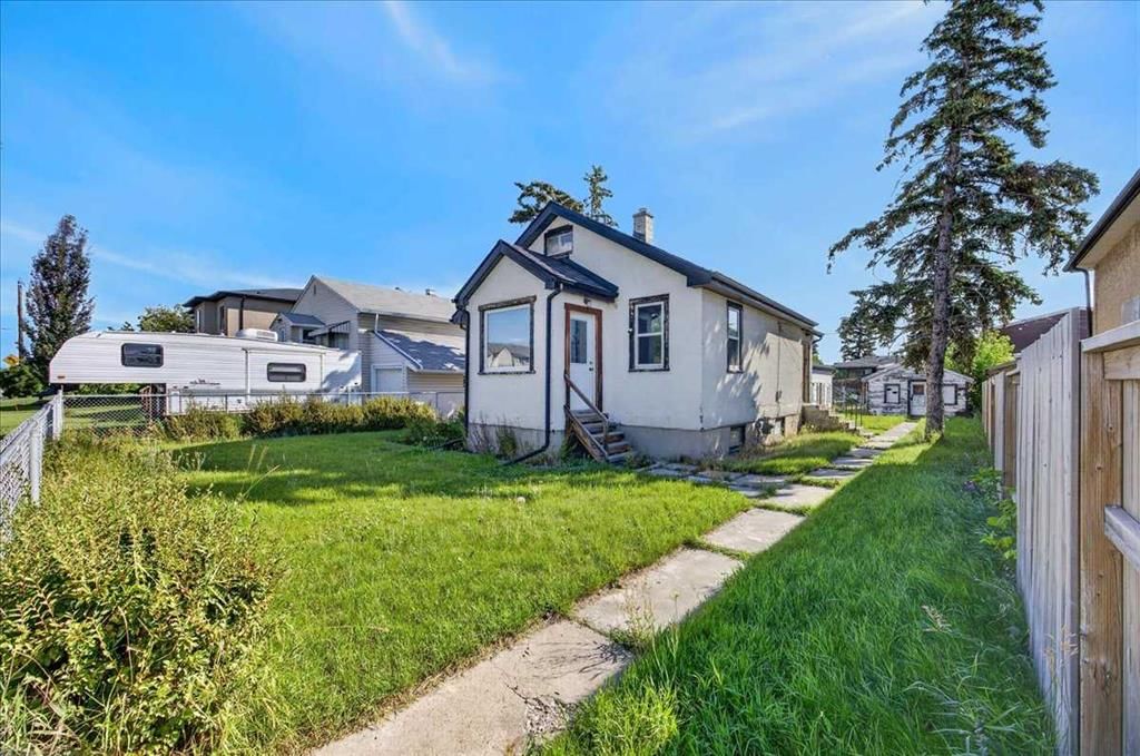 7438 Ogden Road SE, Calgary — photo 4 of 17