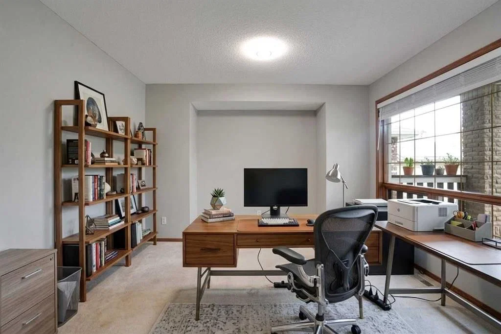 207 Citadel Peak Circle NW, Calgary — photo 3 of 48