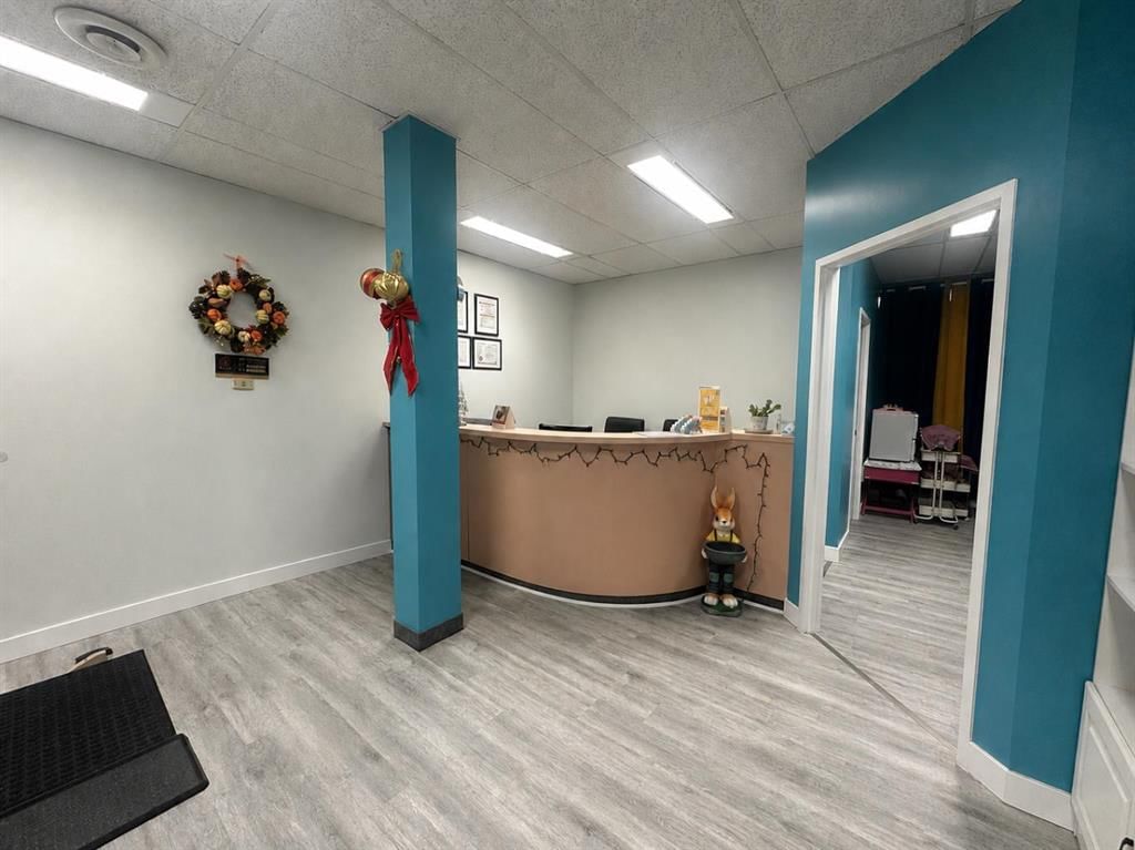 433 Malborough Way NE, Calgary — photo 2 of 15
