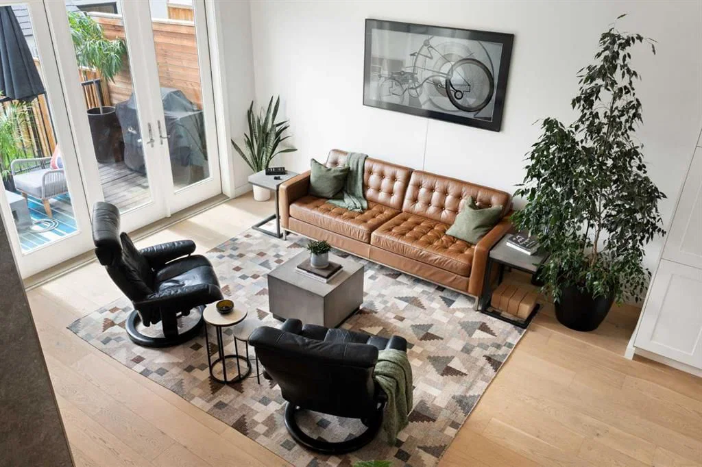 1141 Renfrew Drive NE, Calgary — photo 5 of 48
