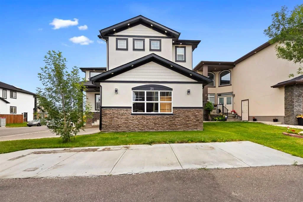 21 Saddlelake Lane NE, Calgary — photo 3 of 50