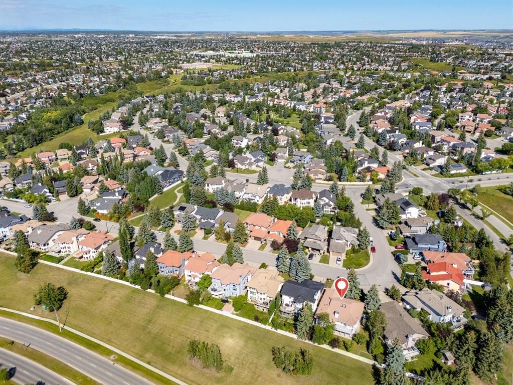 37 Edgeview Road NW, Calgary — photo 3 of 50