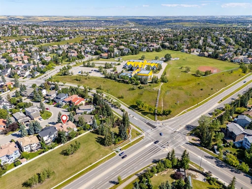 37 Edgeview Road NW, Calgary — photo 4 of 50