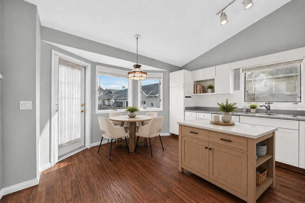 23 Sunlake Gardens SE, Calgary — photo 2 of 50