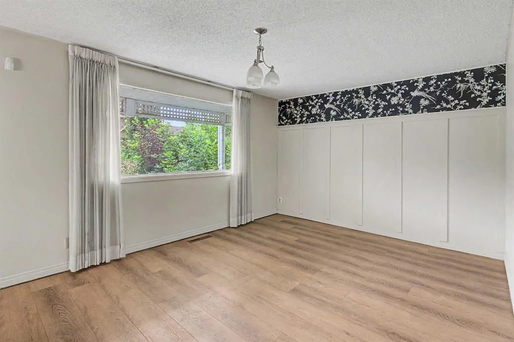 2214 24A Street SW, Calgary — photo 5 of 37