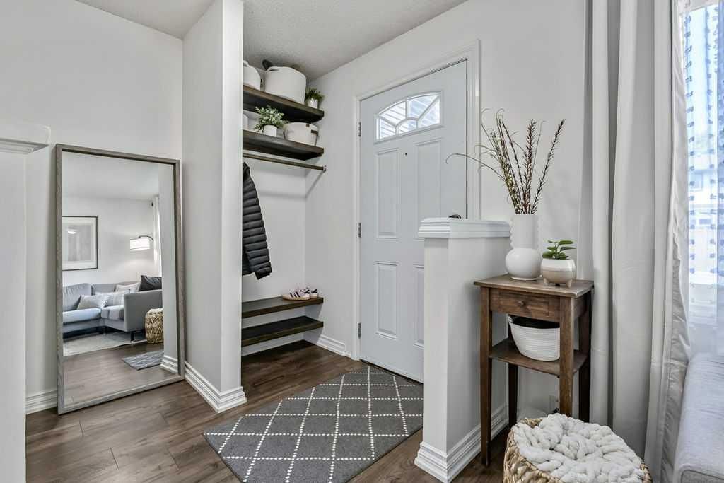 161 Woodborough Terrace SW, Calgary — photo 3 of 50