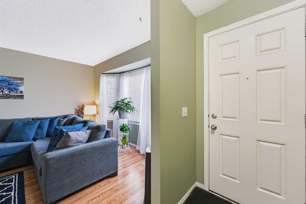 108 Falshire Terrace NE, Calgary — photo 3 of 34