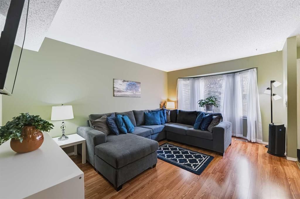 108 Falshire Terrace NE, Calgary — photo 4 of 34