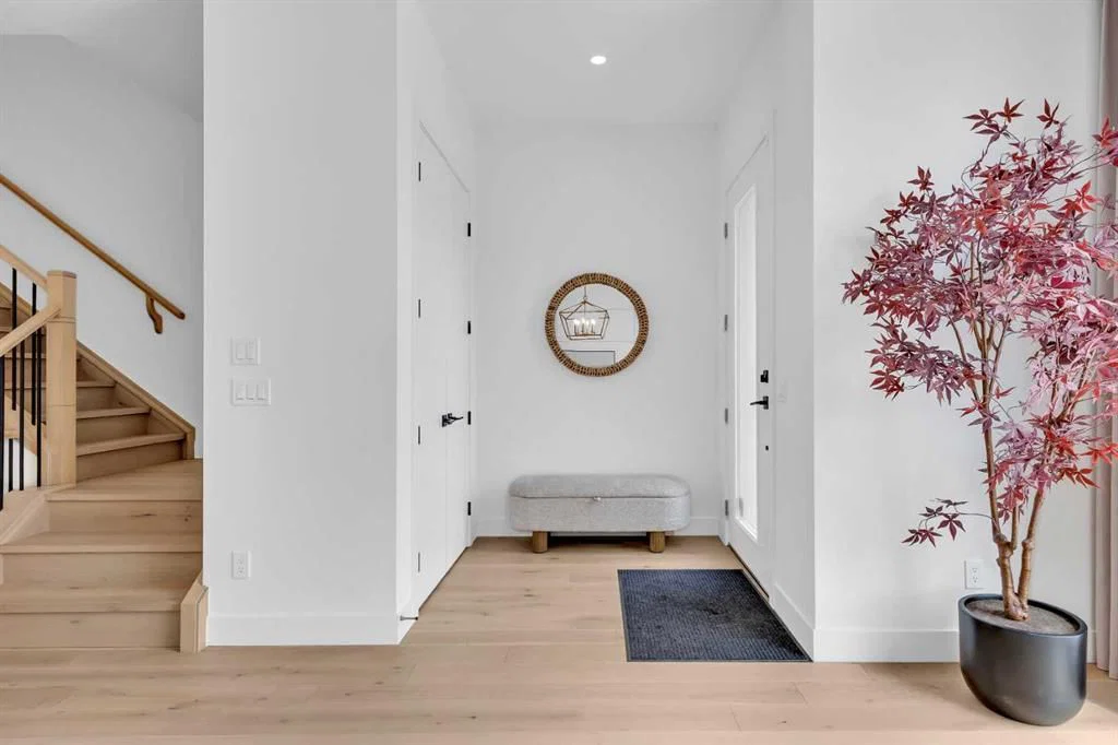 2625 29 Street SW, Calgary — photo 4 of 50