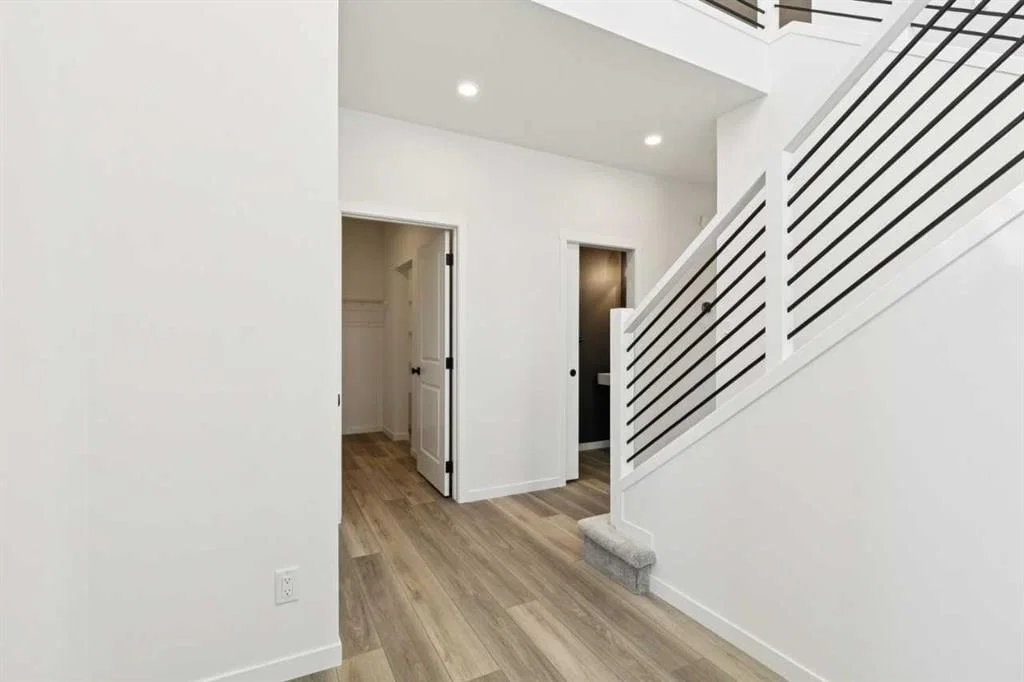 118 Creekstone Place SW, Calgary — photo 3 of 50
