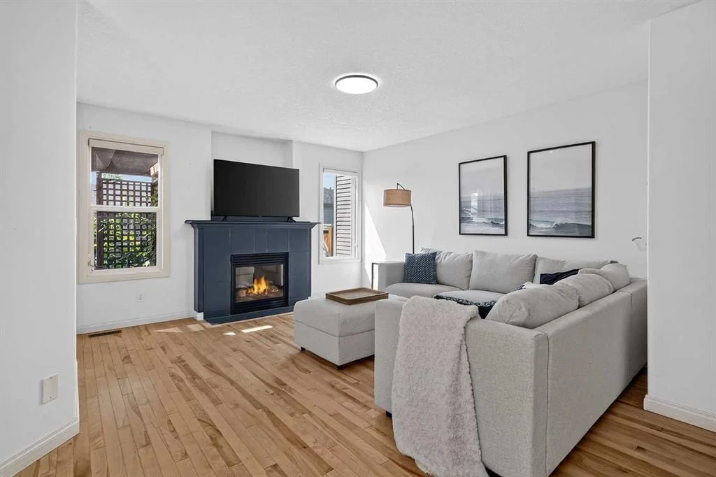 79 Autumn Green SE, Calgary — photo 3 of 50