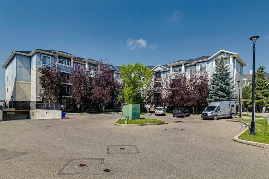210, 108 Country Village Circle NE, Calgary — photo 2 of 25