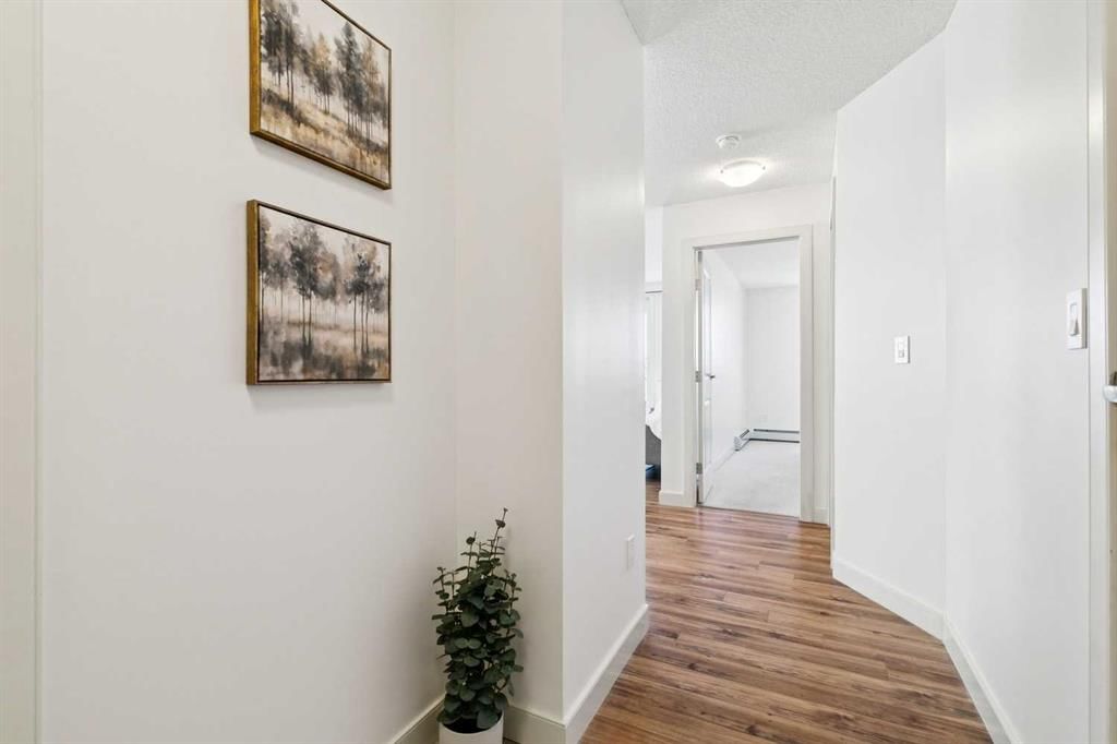 210, 108 Country Village Circle NE, Calgary — photo 4 of 25