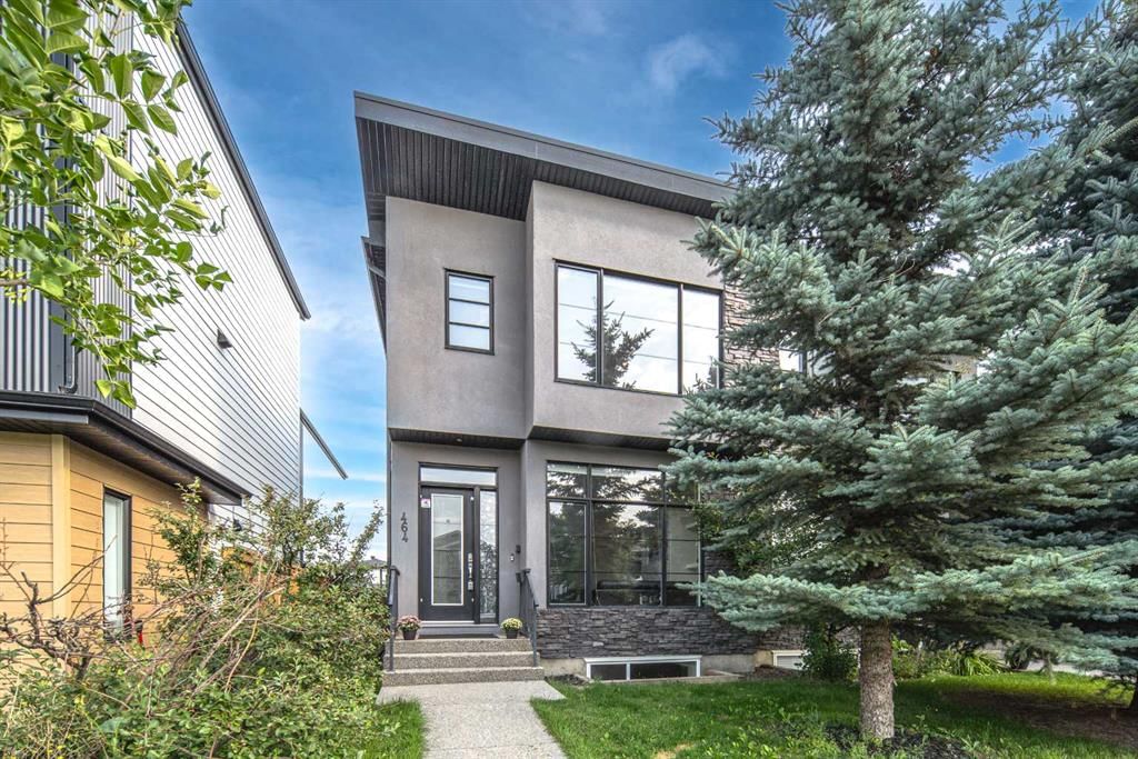 464 29 Avenue NW, Calgary — main listing photo